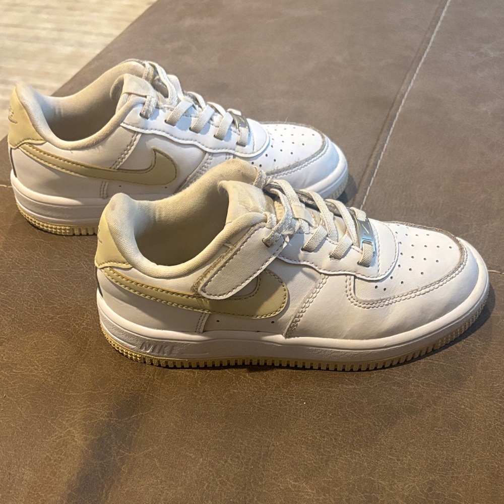 Nike Cream and White Casual Sneakers